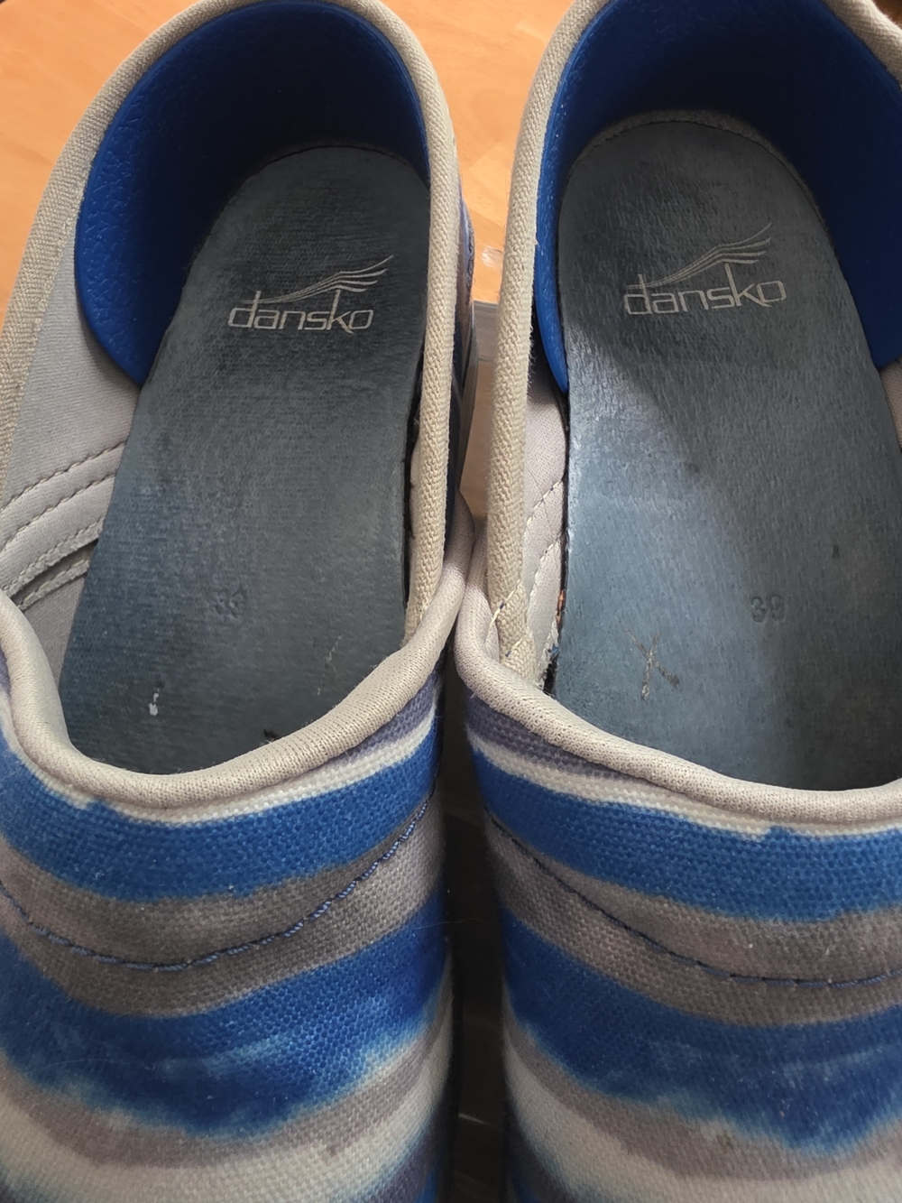Dansko Womens Slip-On Closed Clog Shoes in Gray and Blue